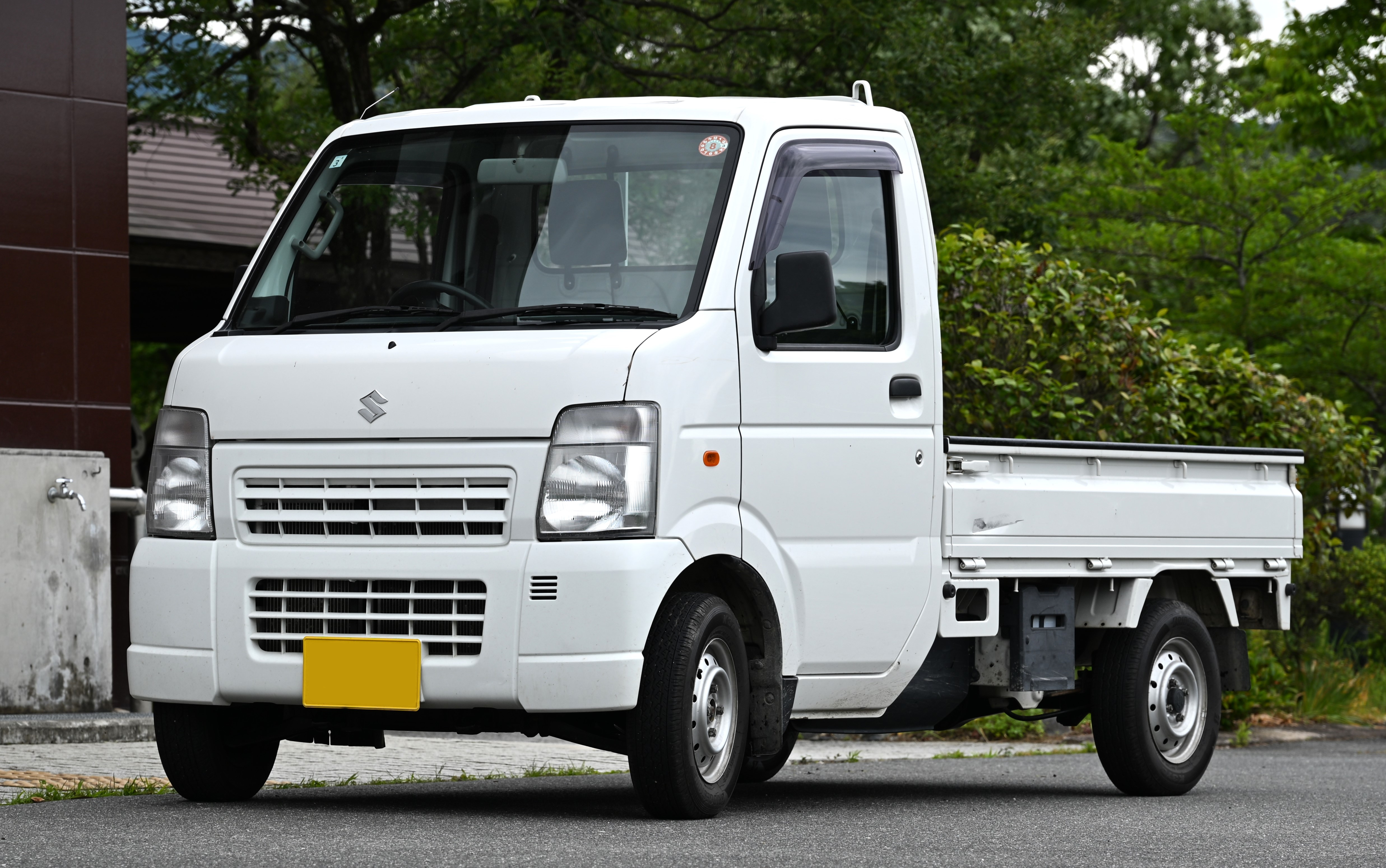A 2010 Suzuki Carry JDM truck
