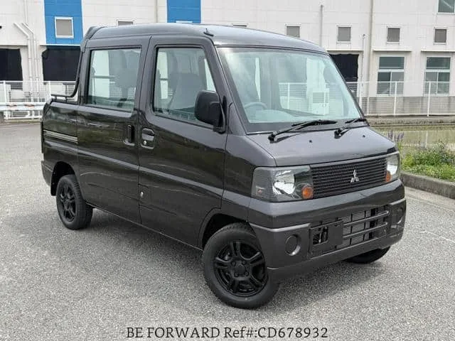 2004 Mitsubishi Minicab Van
