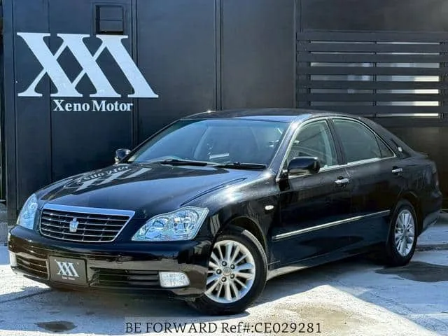 2004 Toyota Crown — photo 1