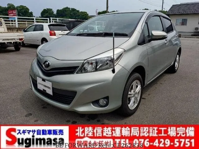 2011 Toyota Vitz — photo 1